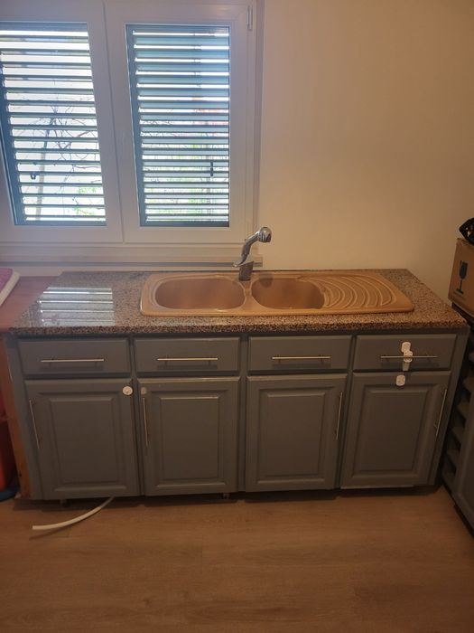 Modulo cozinha com pia e torneira