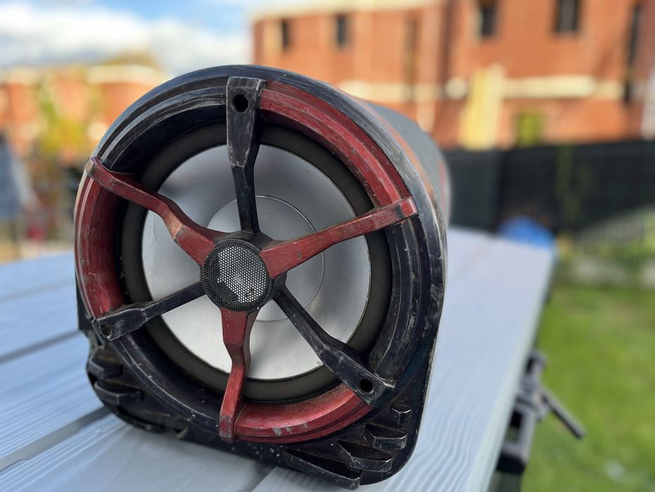 Tuba samochodowa, subwoofer