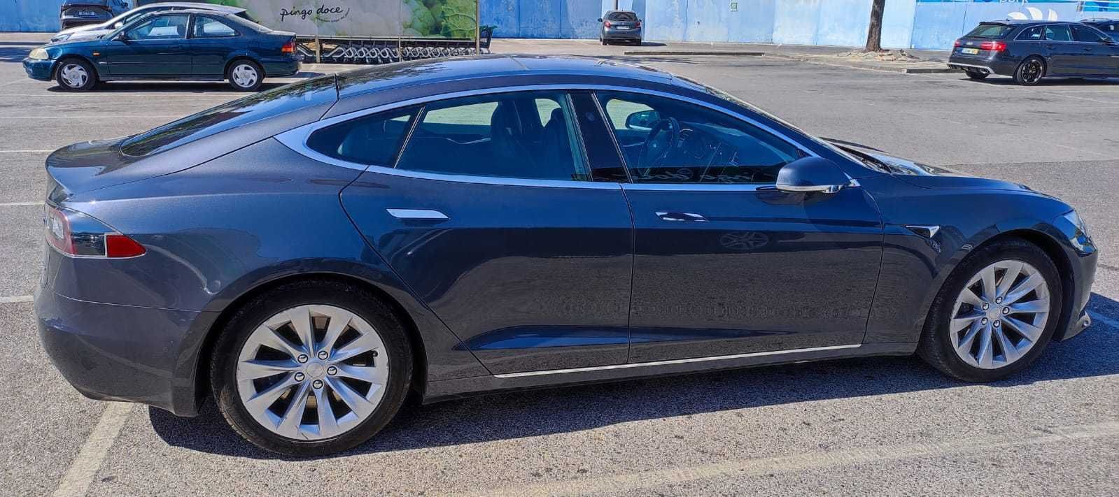 Tesla Model S 90D