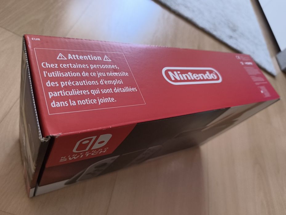 Nintendo Switch V1 em caixa