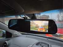 Espelho retrovisor com câmera frontal e câmera traseira