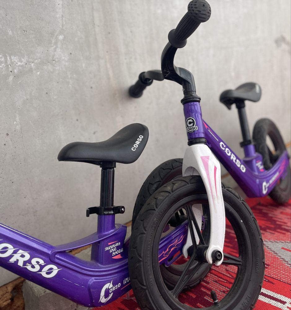 Продаю 2 однакові дитячі біговели Corso 12” — як нові!