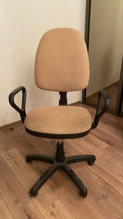 Кресло компьютерное, стул офисный