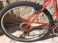 Bicicleta  com aros de aço  cromado