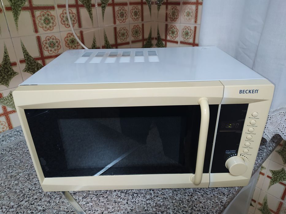 Microondas Grill BECKEN