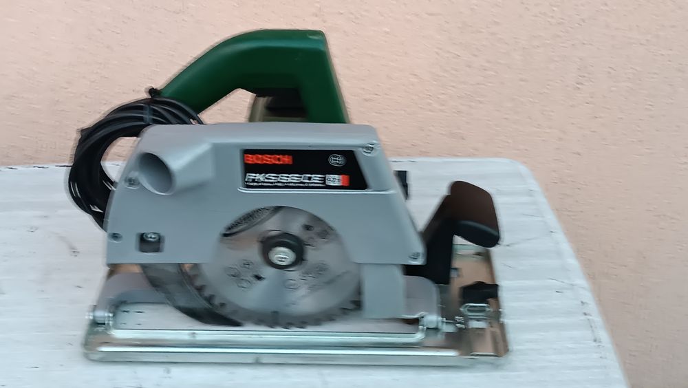 Циркулярка ручнна професійна  Bosch з Німеччини