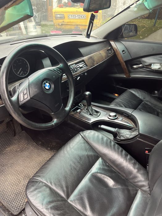 Bmw 5 e60 520i.