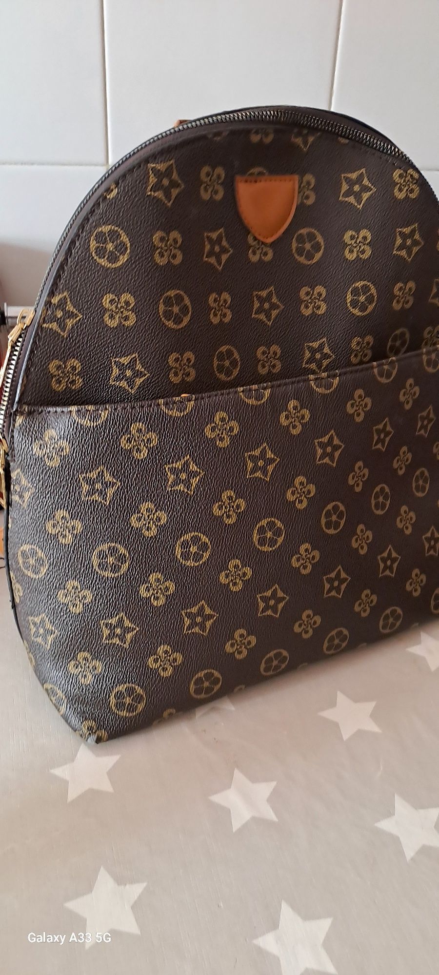 Vendo mochila preço simbólico 8€