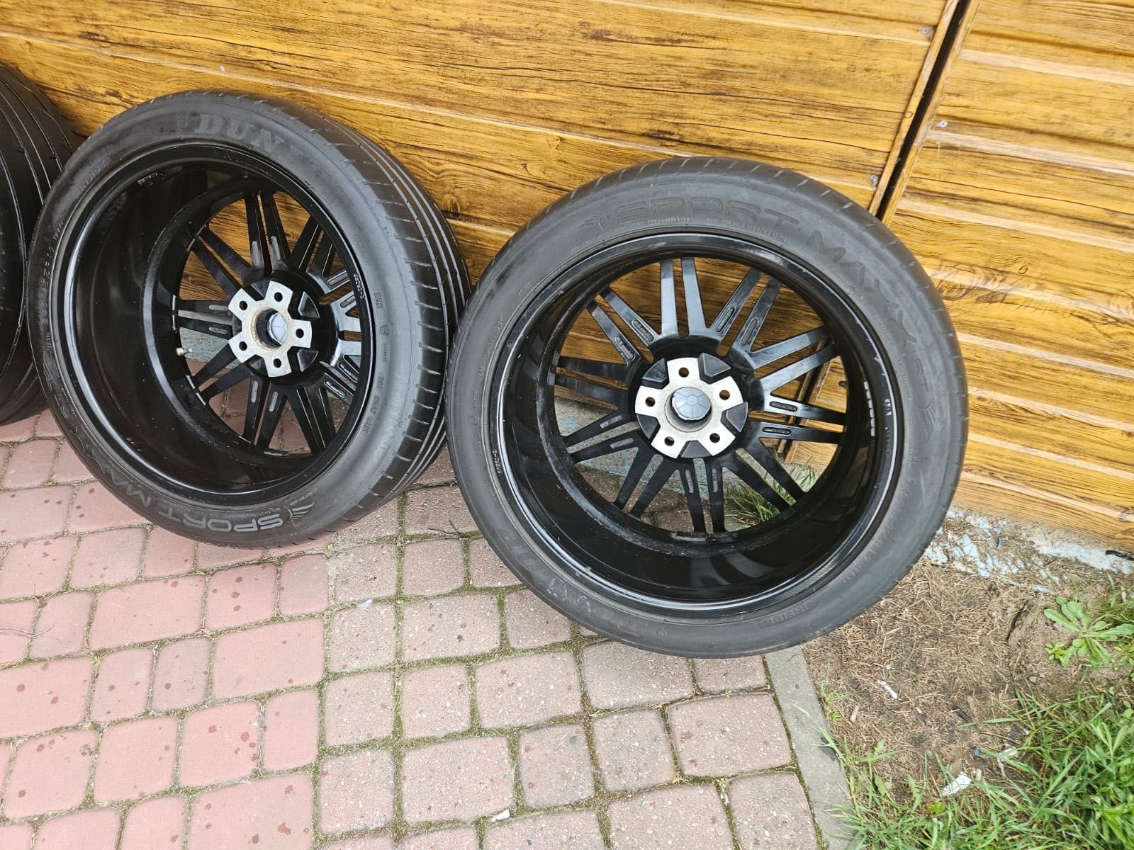 Felgi aluminiowe czarne koła alusy 19" 5x114.3 opony Dunlop maserati