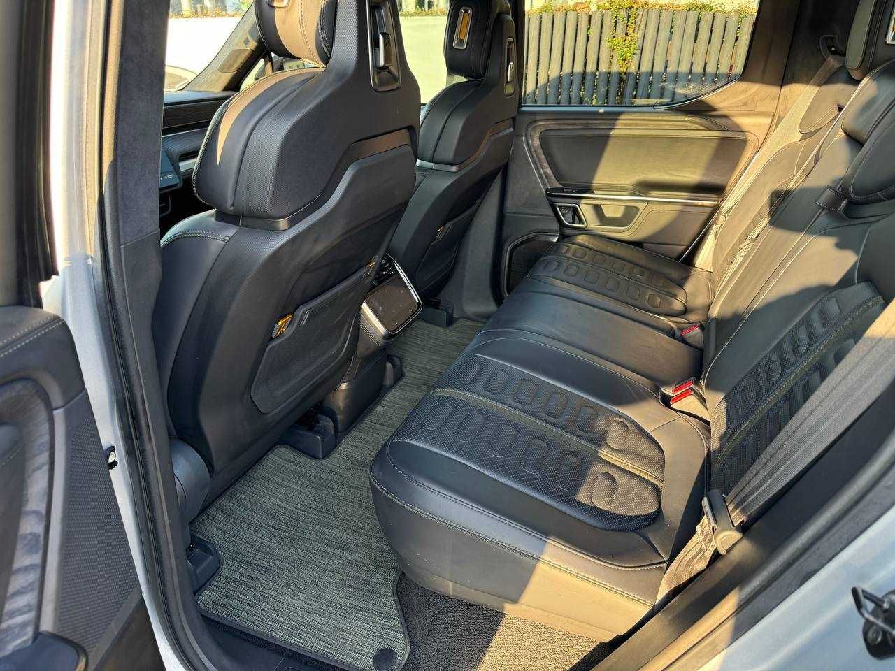 RIVIAN R1T Adventure 2023