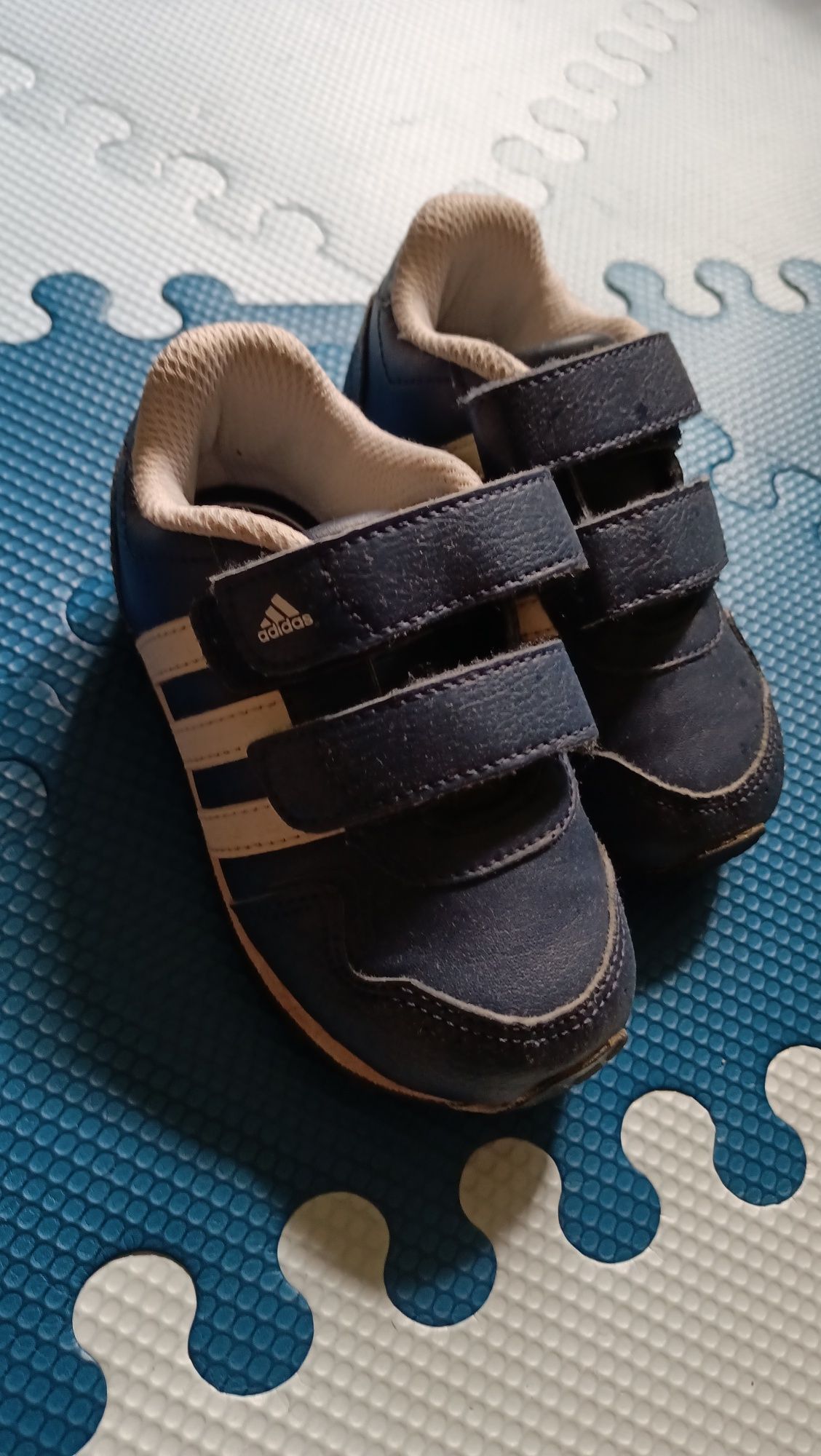 Buty dziecięce firmy adidas