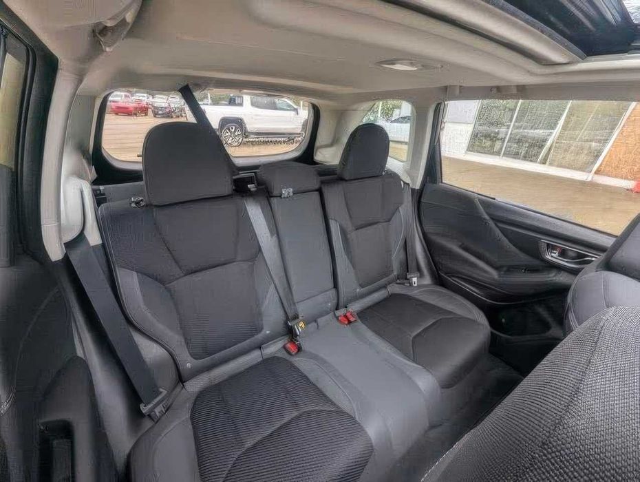 Subaru Forester Premium Crossover      2024