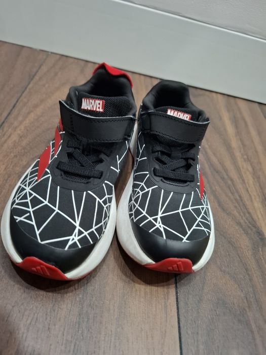 Ténis Adidas Spider-Man 30