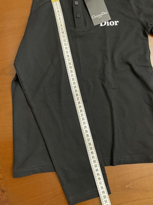 Дитяча кофта з довгим рукавом.