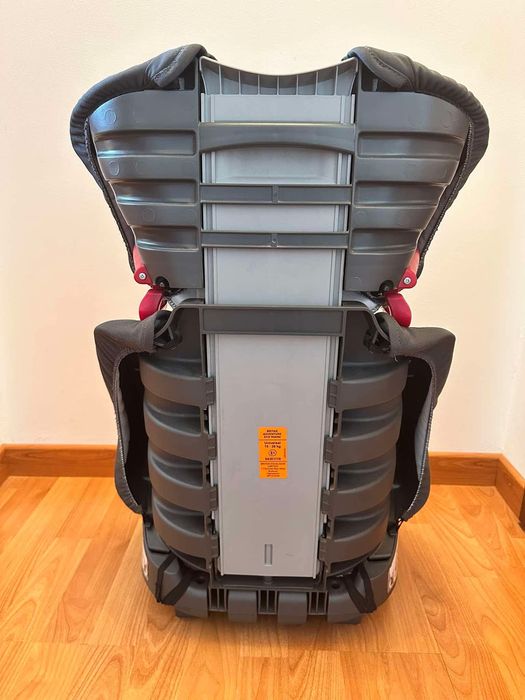 Vendo cadeira auto BRITAX-ROMER Adventure (usada) em estado boa.