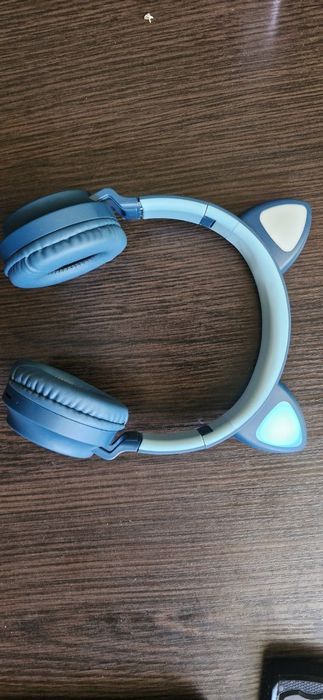 Беспроводные Наушники с Ушками с подсветкой c MP3 + FM-Радио + MicroSD