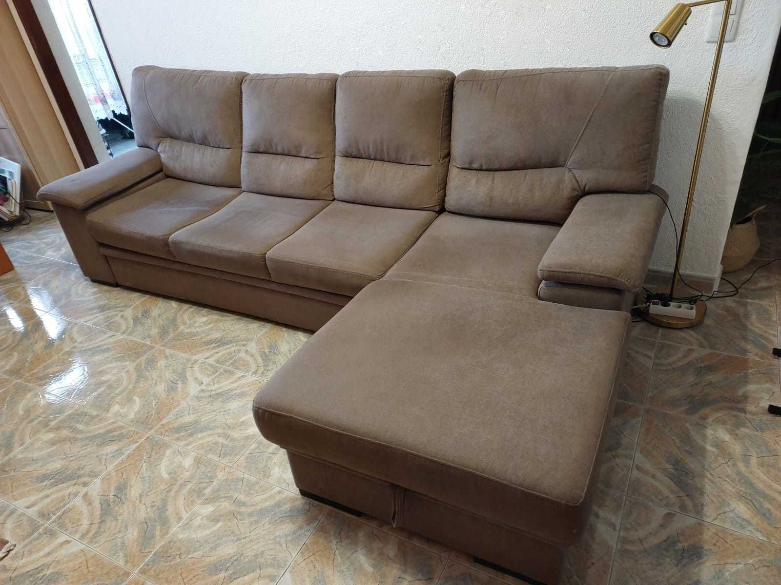 Sofá com Chaise Longue