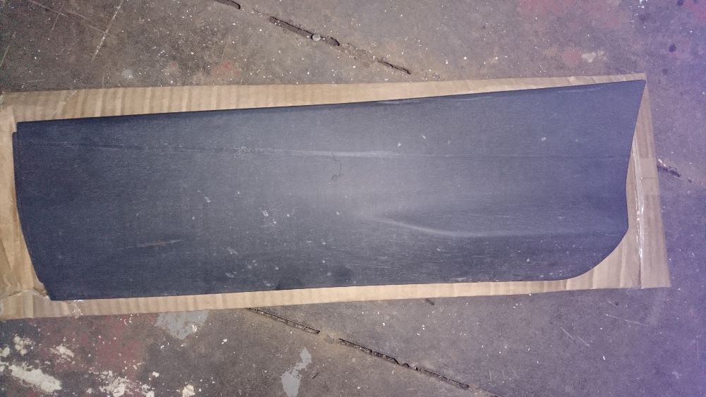 Ford Kuga накладка задней левой двери