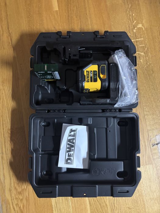 Лінійний лазерний рівень DeWALT DCLE34021N