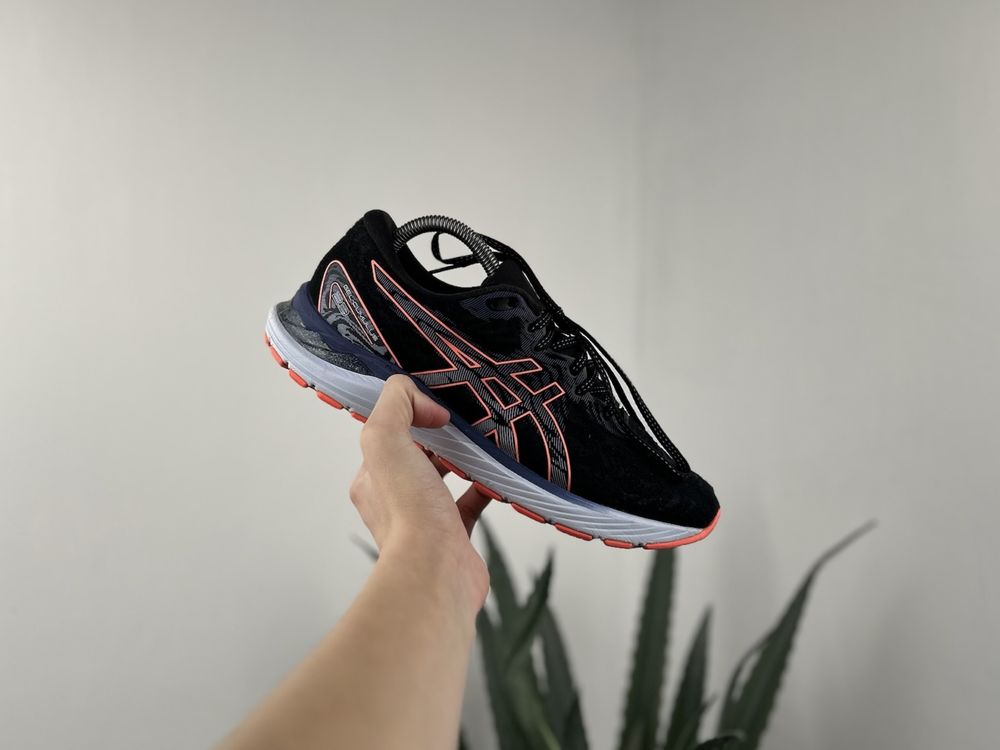 Оригінал! Кросівки Asics Gel Cumulus 40.5 розмір 1075