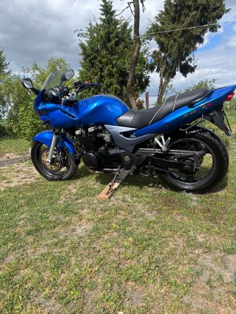 Kawasaki ZR 750 . Sprzedam lub zamienię na sprawne auto