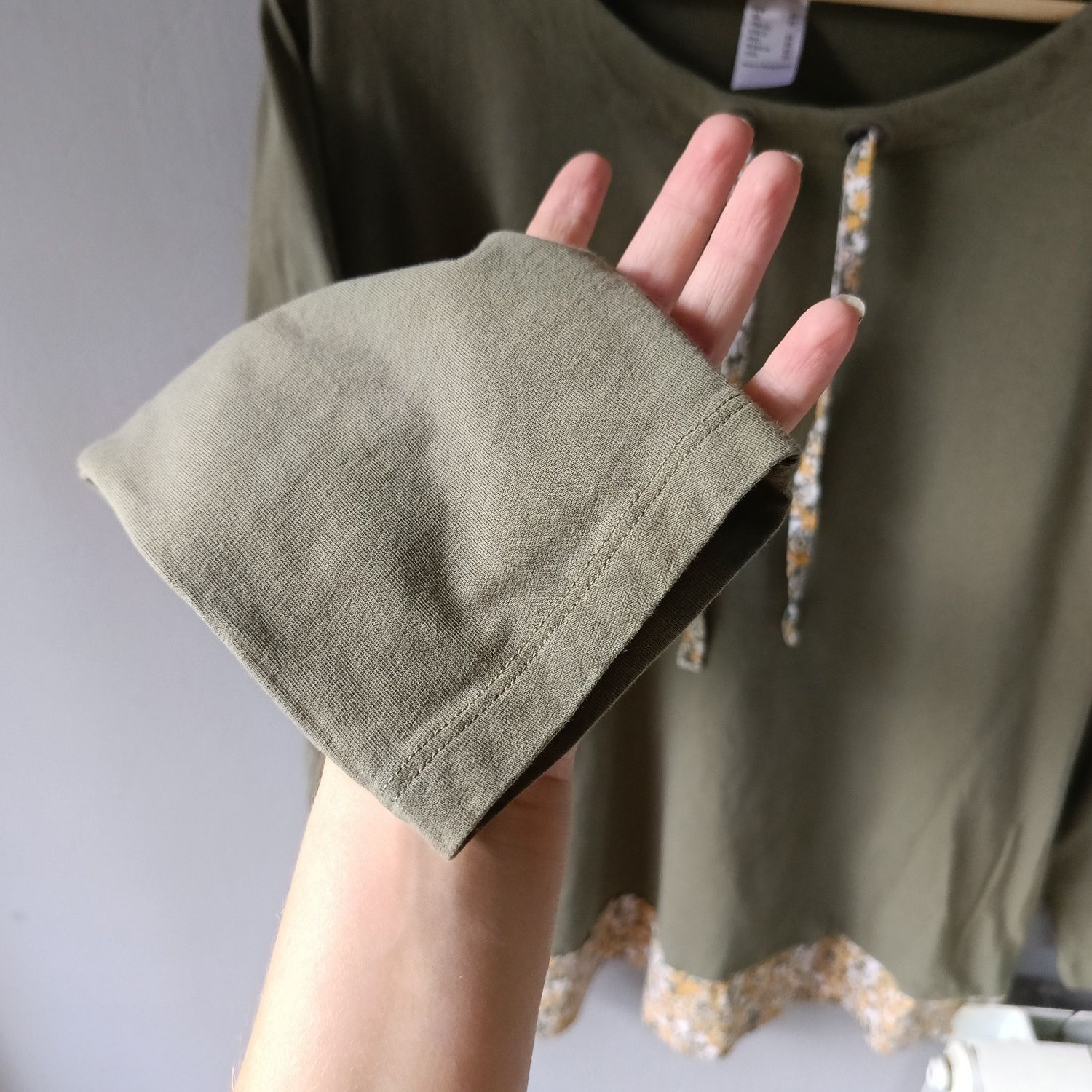 Niemiecka marka 52 6XL przewiewna bluzka damska khaki coquette na lato