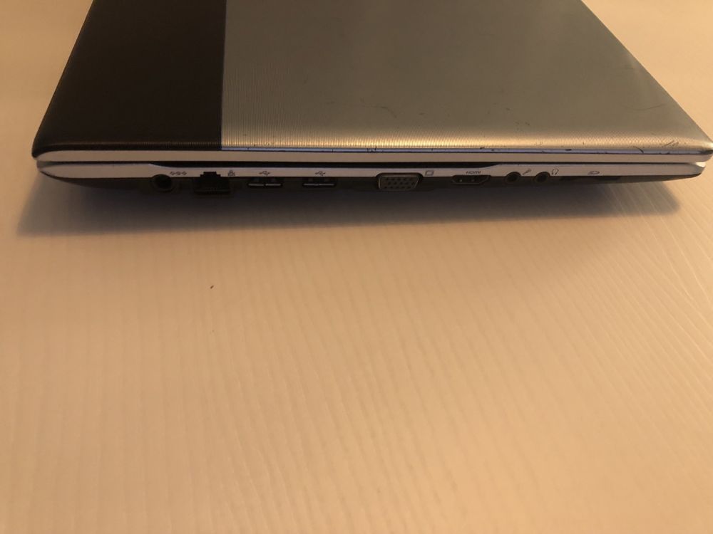 Portátil Samsung RV511 + rato sem fios c/tapete