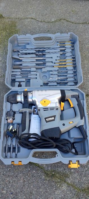 Młotowiertarka Titan SDS 1500W 22 akcesoria+walizka, wyprzedaż!