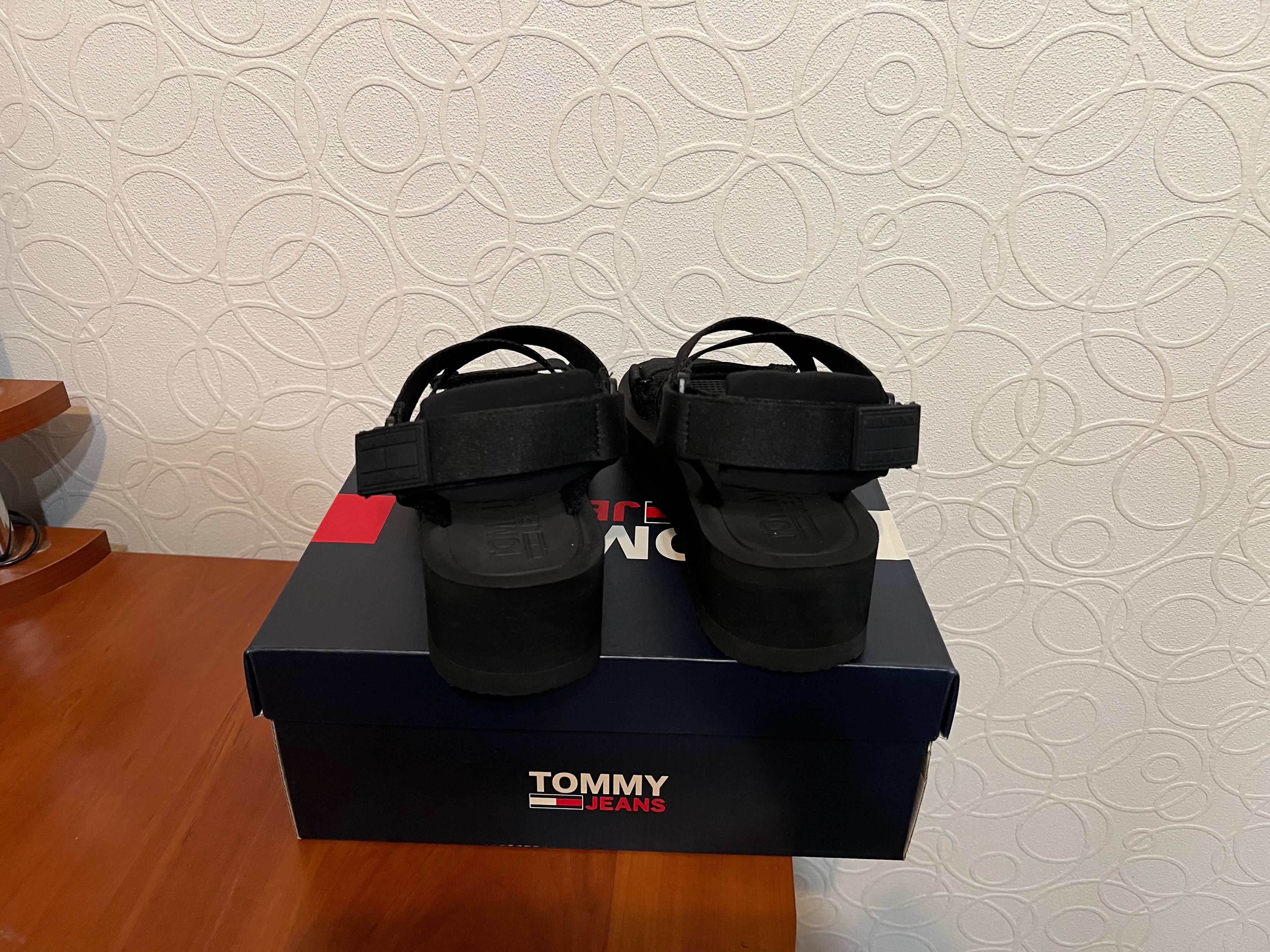 сандали Tommy Hilfiger размер 36