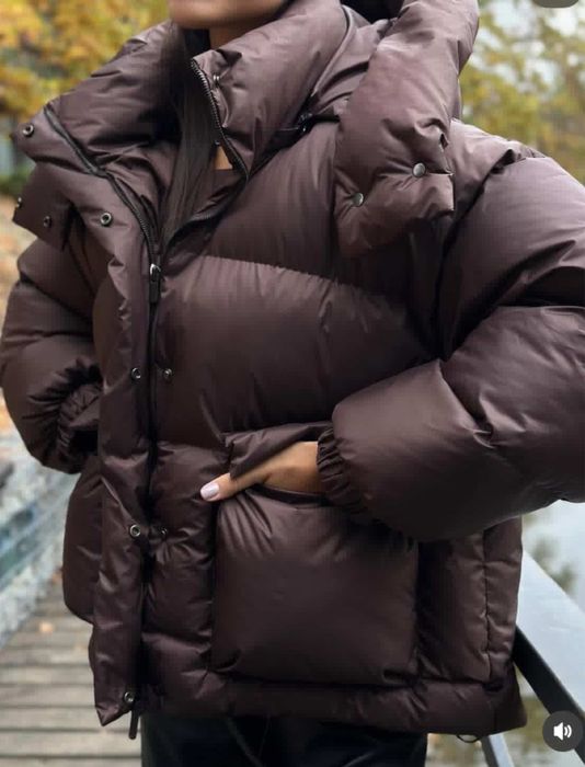 Пуховик шоколадного кольору