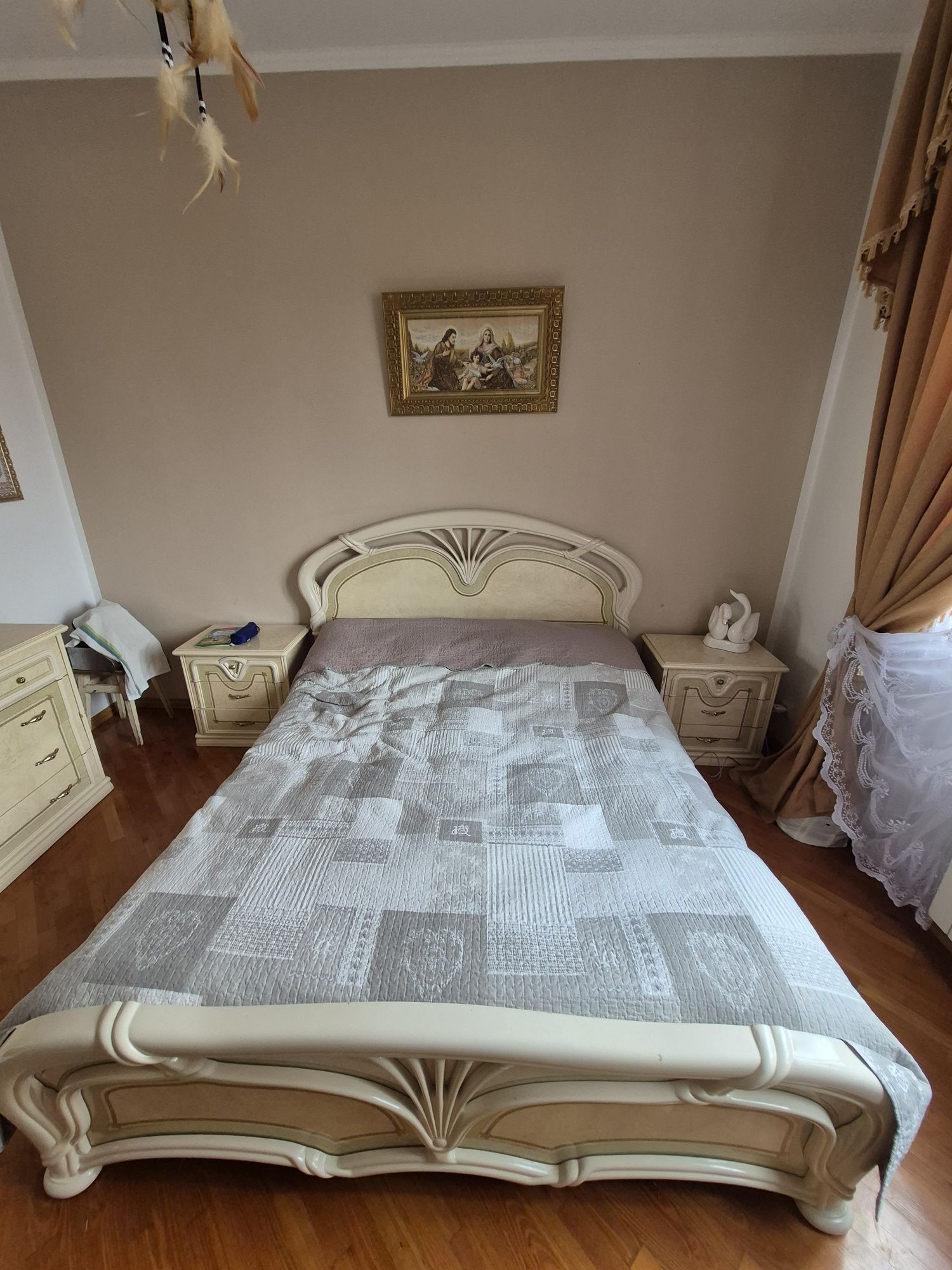 Продам комплект меблів для спалні.