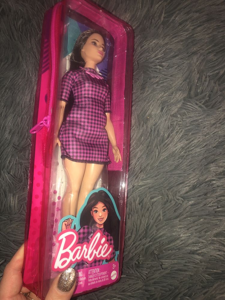 Lalka Barbie fashionistka Nowa sukienka w kratę