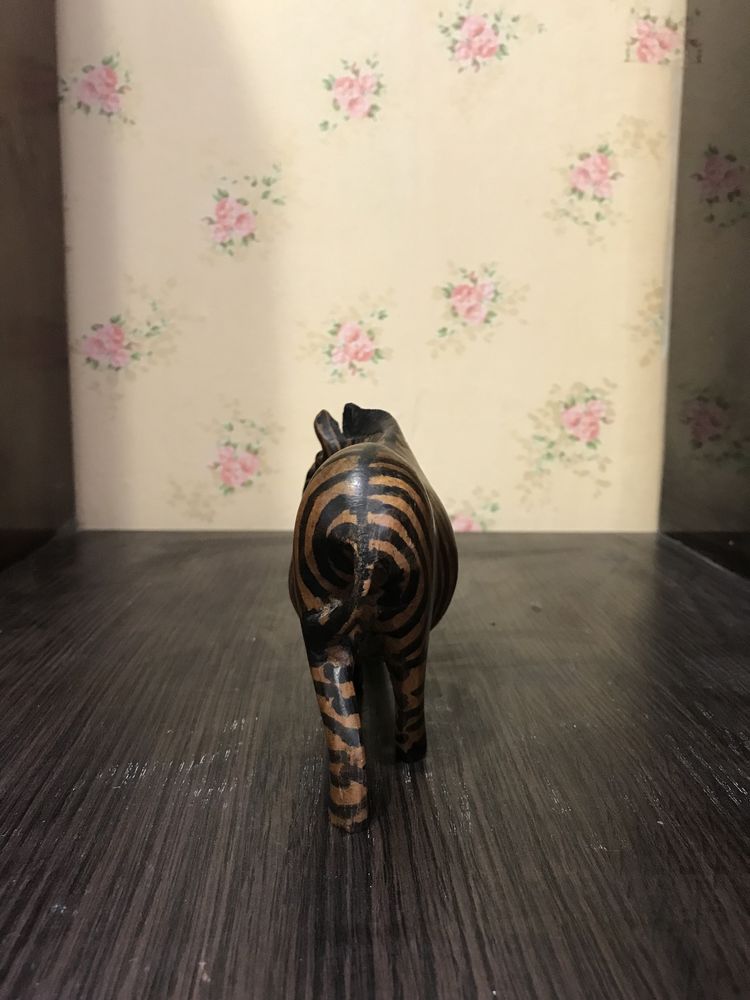 Vintage wooden zebra figurine (collection)