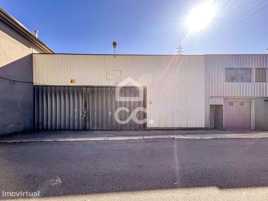 Armazém em Carreira