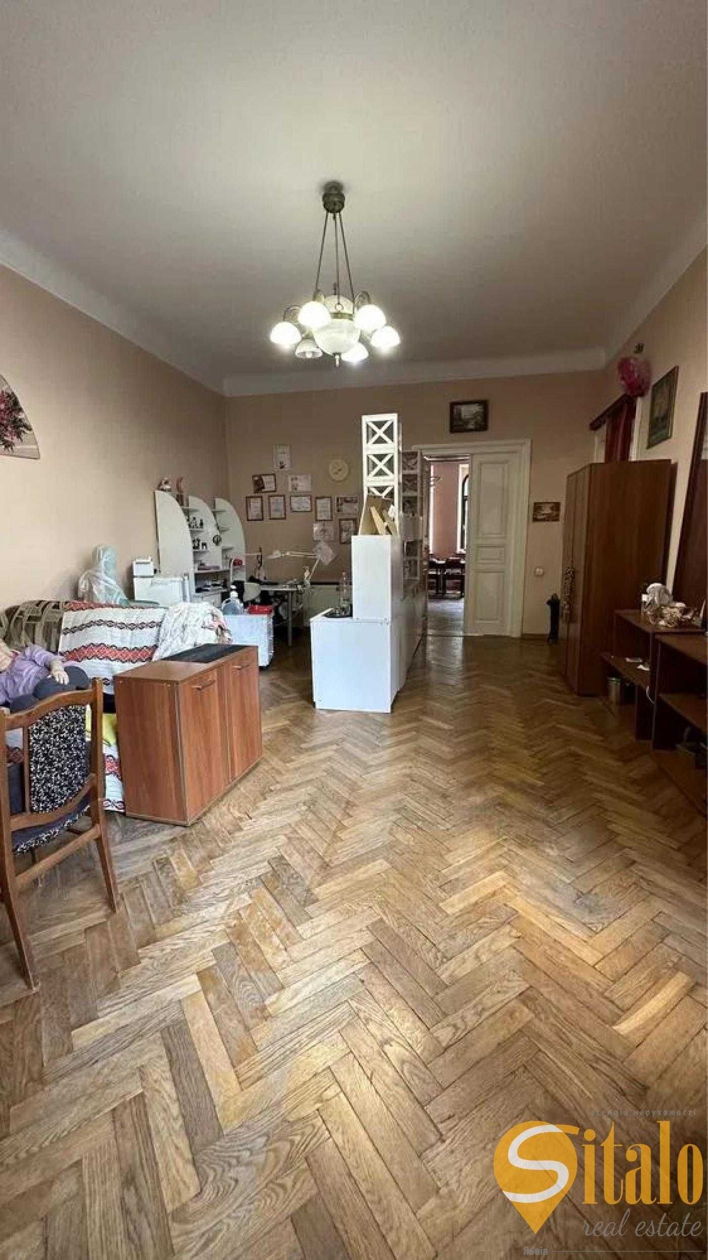 Продаж 4 кімнатної квартири, центр, Франка