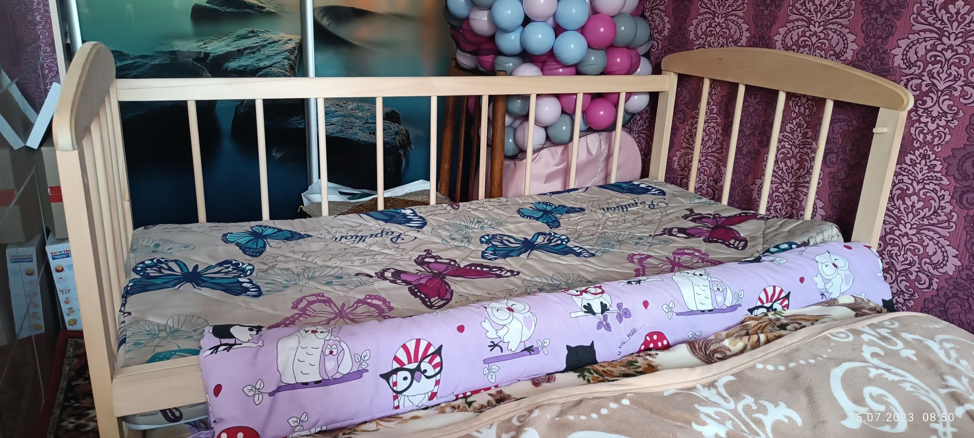 Продам дерев'яну кроватку з матрасико від народження до 3х років