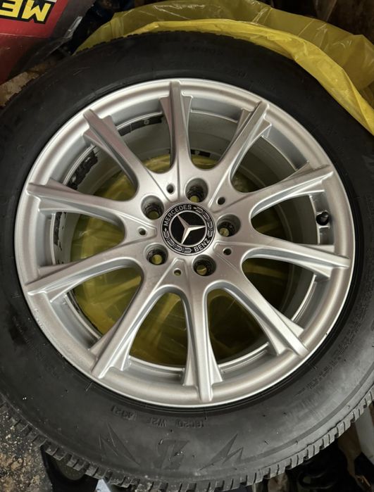 Mercedes C  Felgi z oponami zimowymi stan BDB OKAZJA