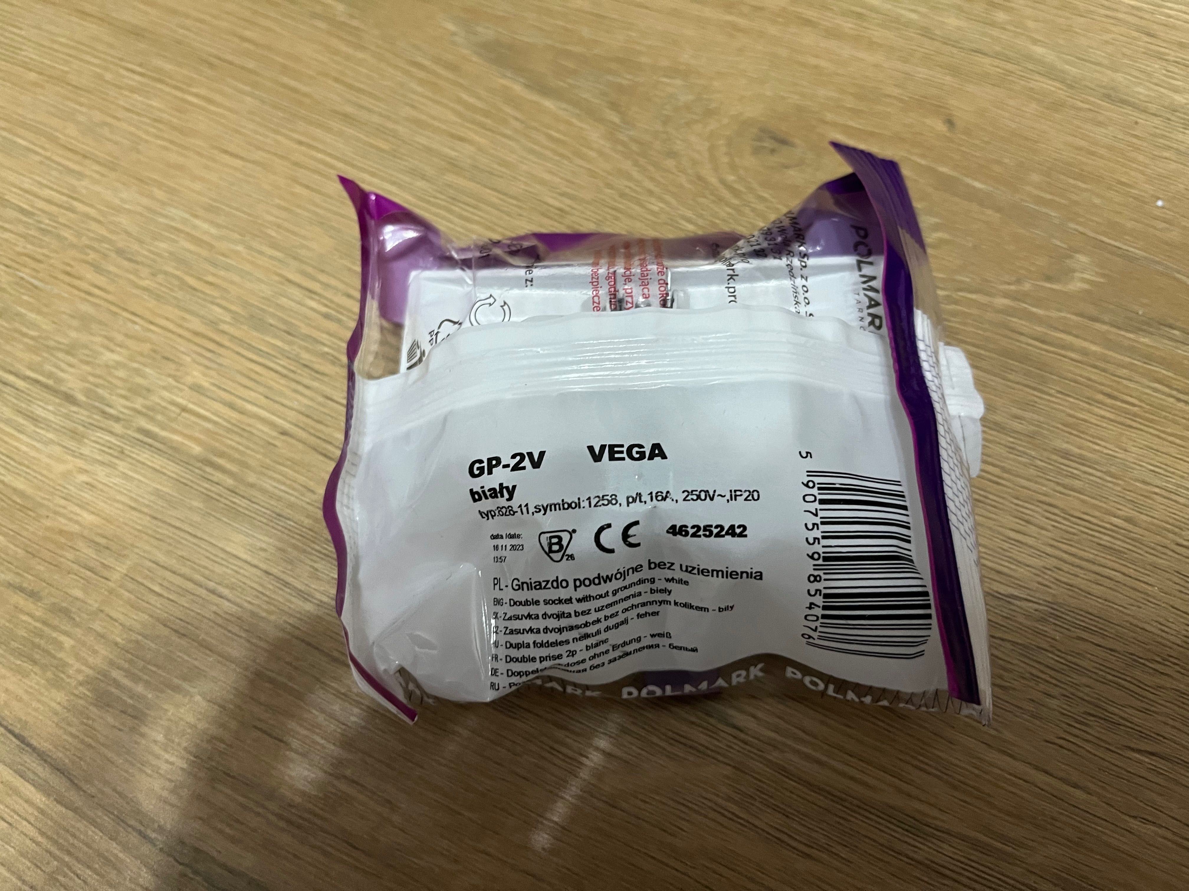 VEGA kontakt gniazdo podwójne b/u GP‑2V