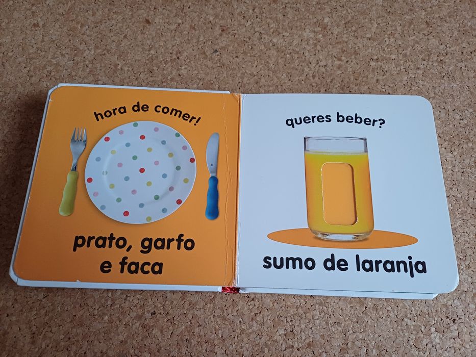 Livro bebé, várias imagens, texturas, cores. Hora de comer
