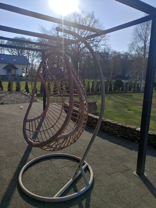 Huśtawka kokon ogrodowa