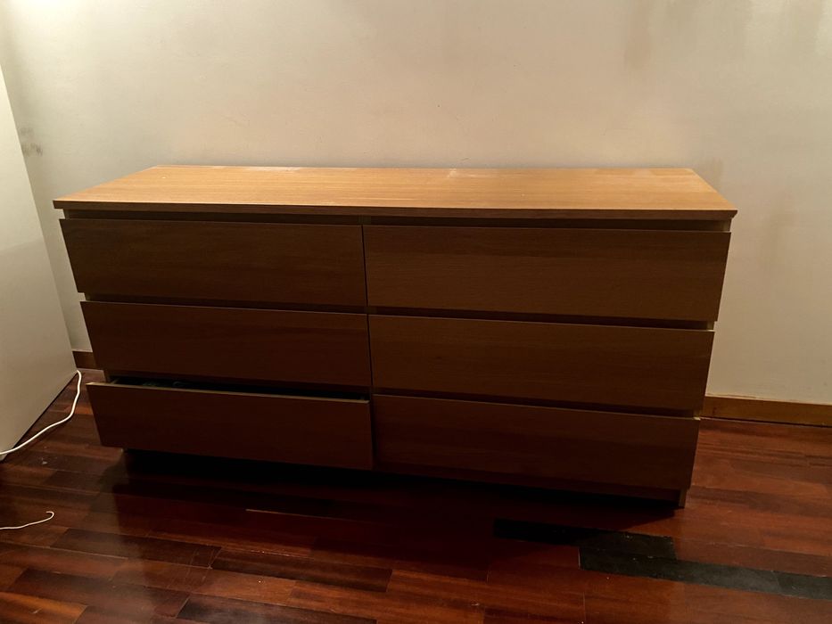 Cama + mesinhas de cabeceira + cómoda MALM