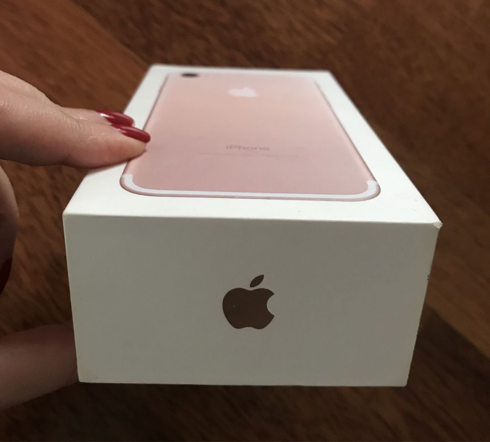 Pudełko po iPhone 7 w kolorze PINK