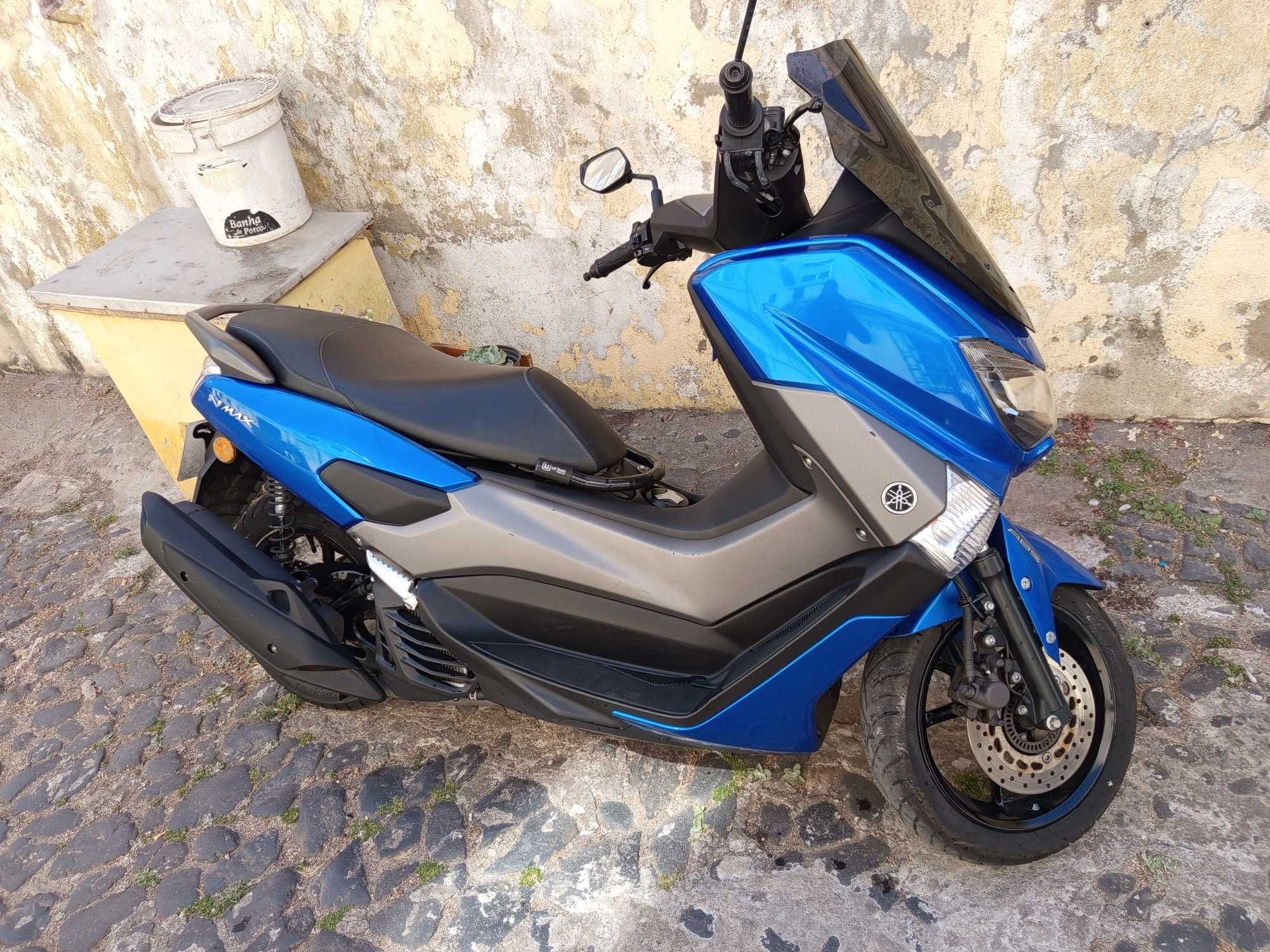Troco N max como nova por carros Smart