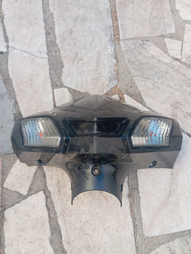 Carenagem frontal com luzes mota elétrica