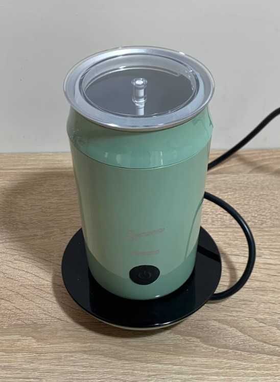 Кавоварка Bialetti Moka Induction Red та спінювач Philips CA6500/10