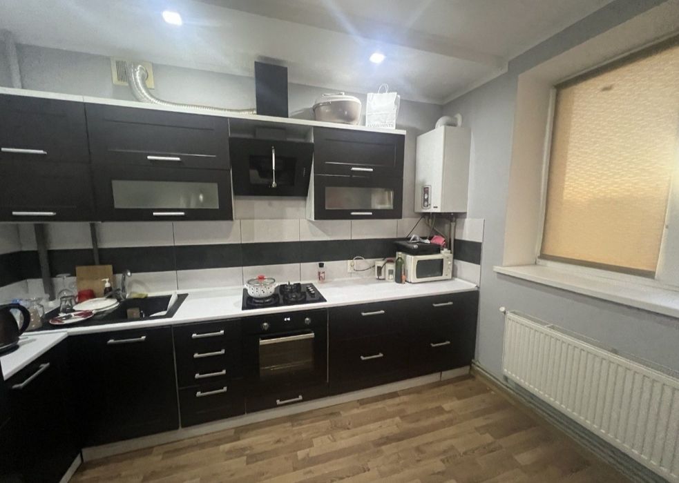 Продам квартиру в центрі міста