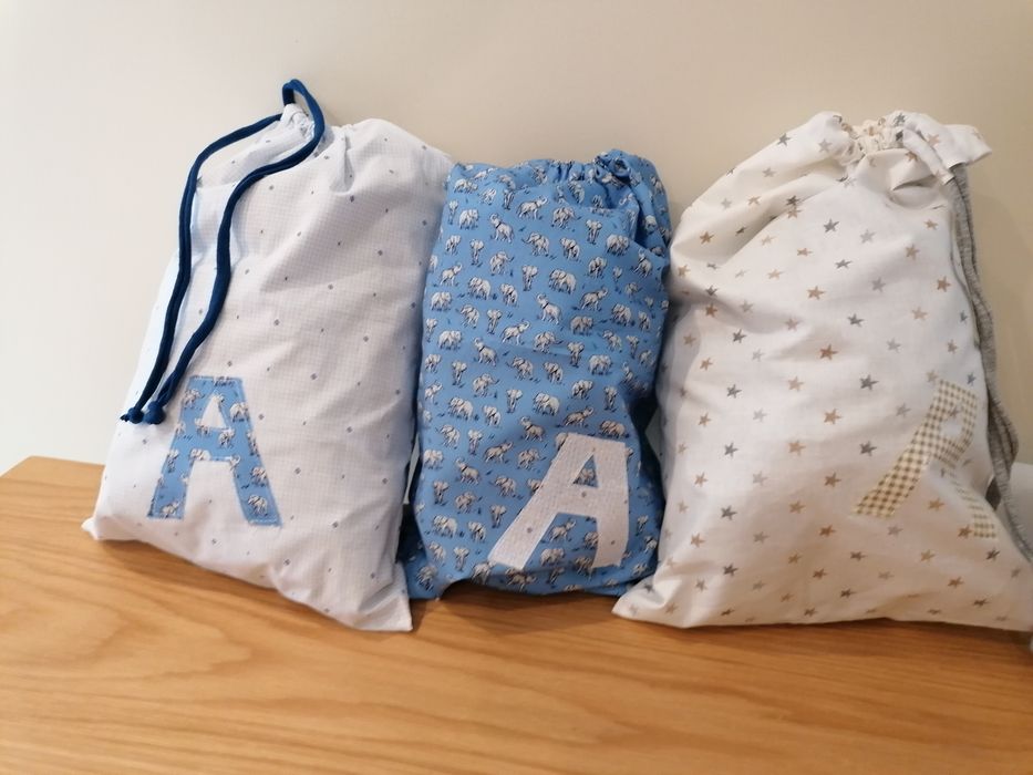 Sacos para primeiras roupinhas.