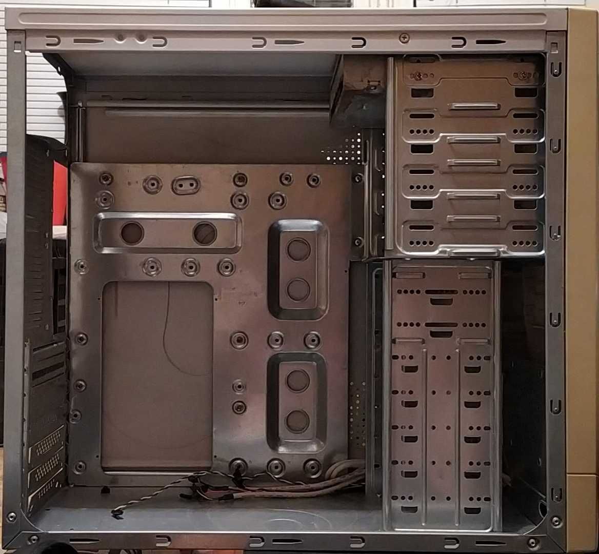 Корпус белый Midi Tower