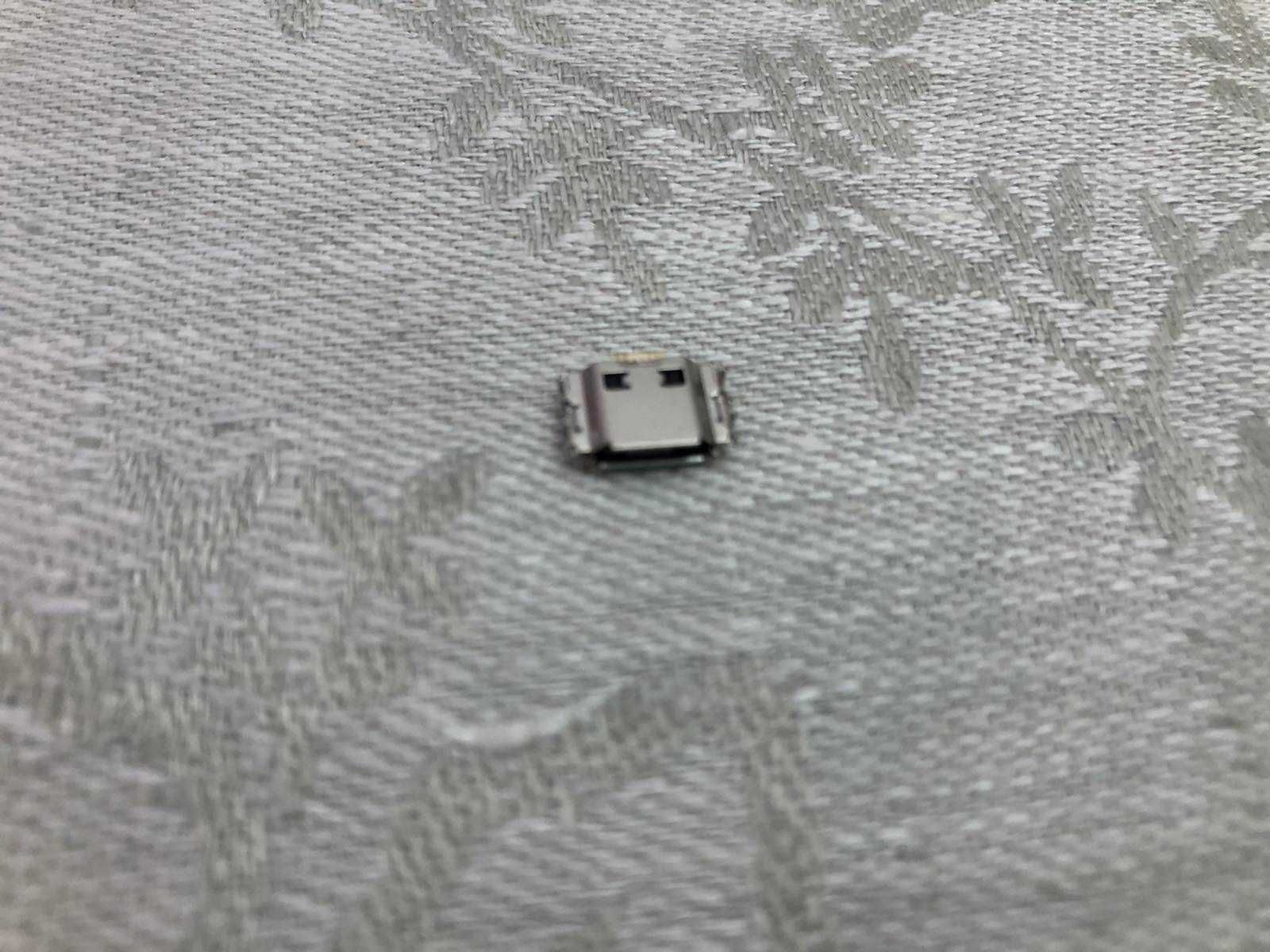 Micro USB роз'єм Samsung S8300