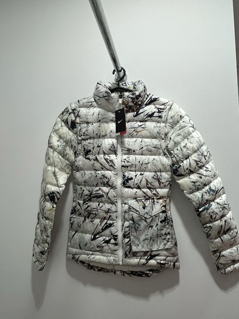Nowa oryginalna kurtka Nike r.XS